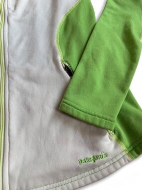 Patagonia Women’s XS Full Zip Hooded Jacket Green Capilene Thumb Hole Athletic
